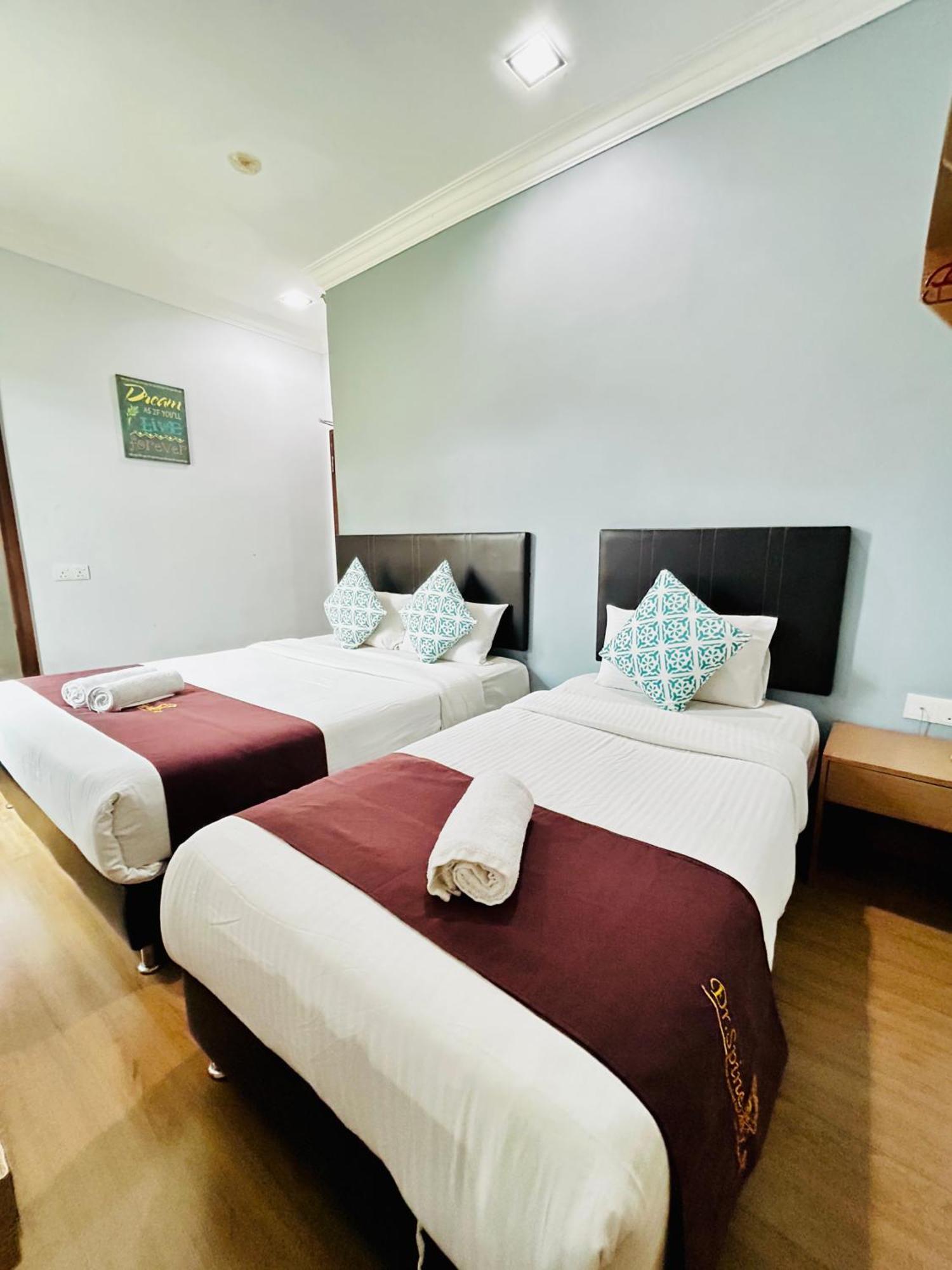 Deluxe Family Room