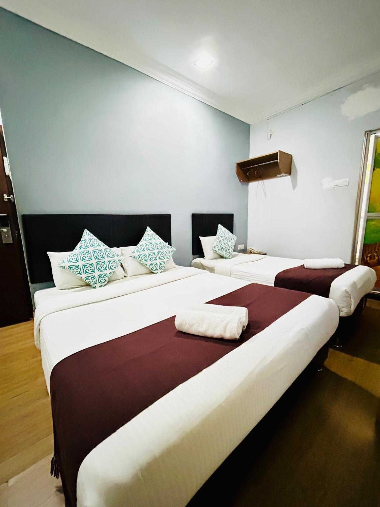 Deluxe Family Room